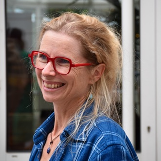 Photo de la gestalt praticienne virginie Lacombe